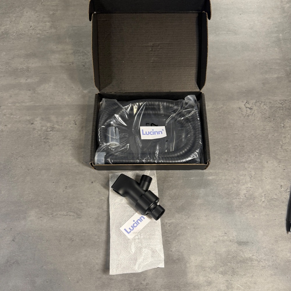 Lucinn Stainless Steel Hose 59 in & Handheld Holder Set
